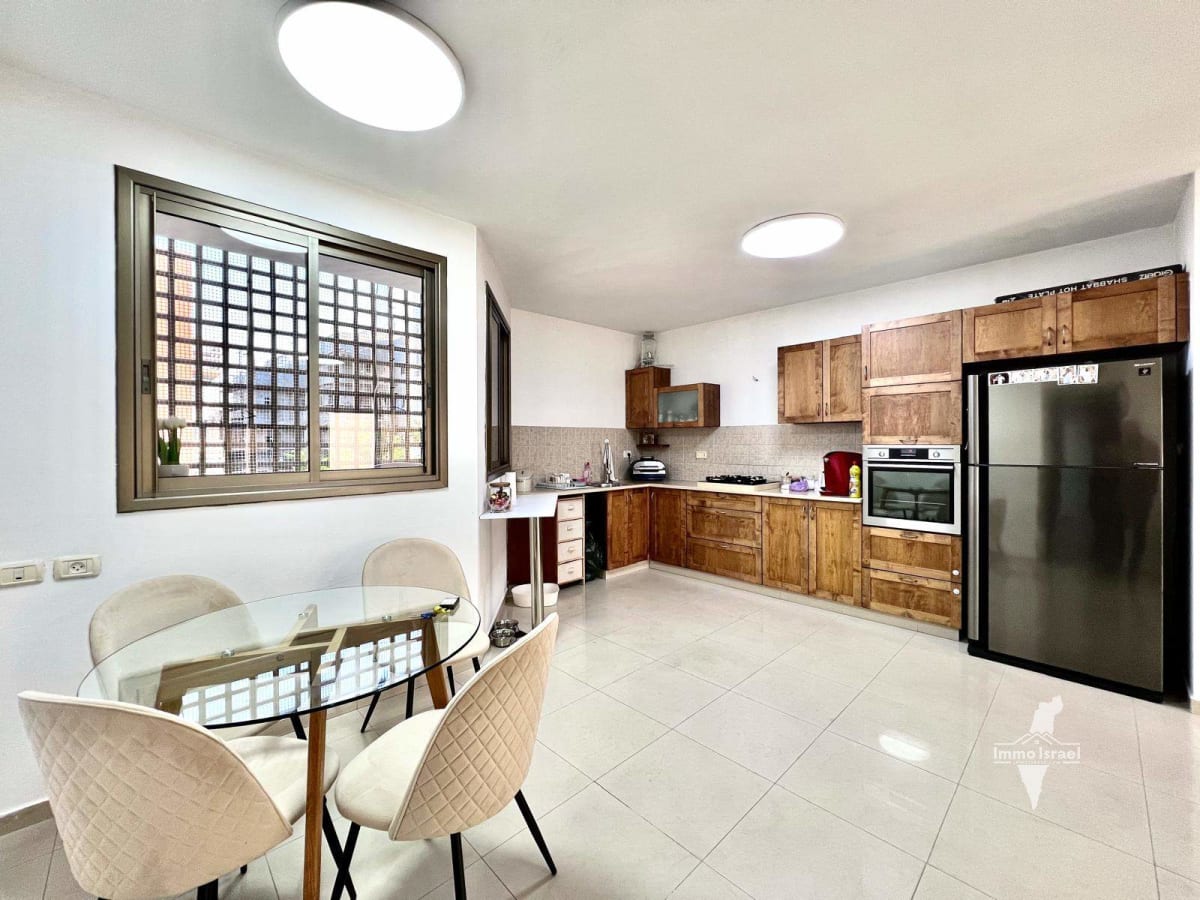 5-Room Apartment for Sale at 62 Shmuel HaNatziv Street, Netanya