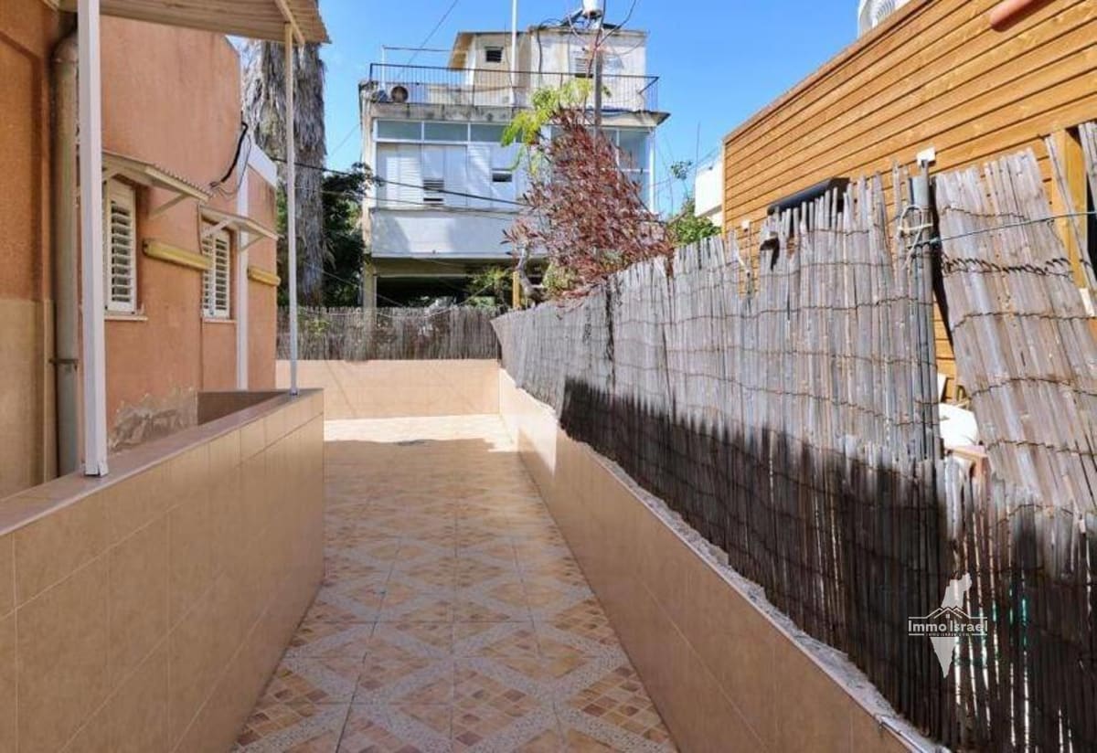 3-Room Cottage for Sale at Ayanot Street, Tel Aviv-Yafo