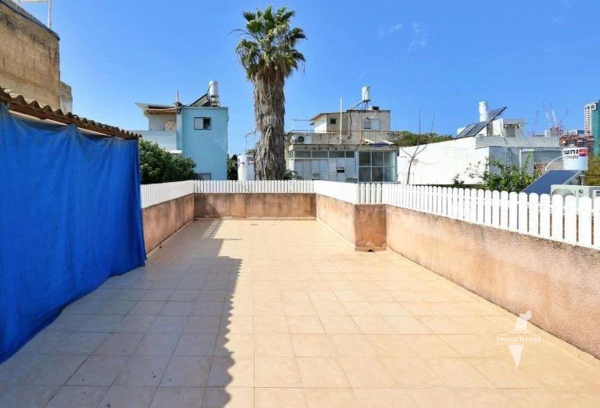 3-Room Cottage for Sale at Ayanot Street, Tel Aviv-Yafo