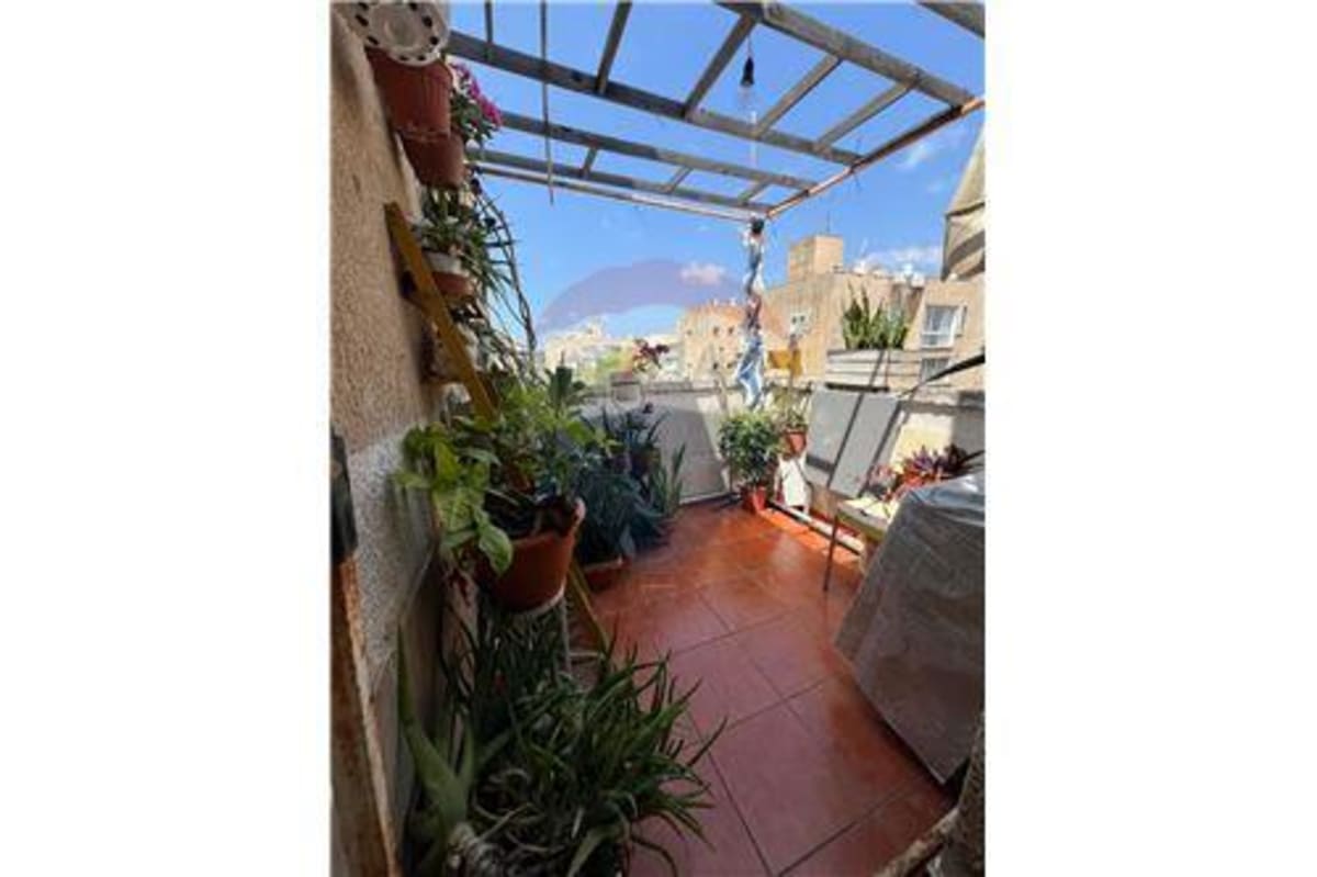 Appartement de 5 pièces à vendre sur la rue Korazim, Tel Aviv