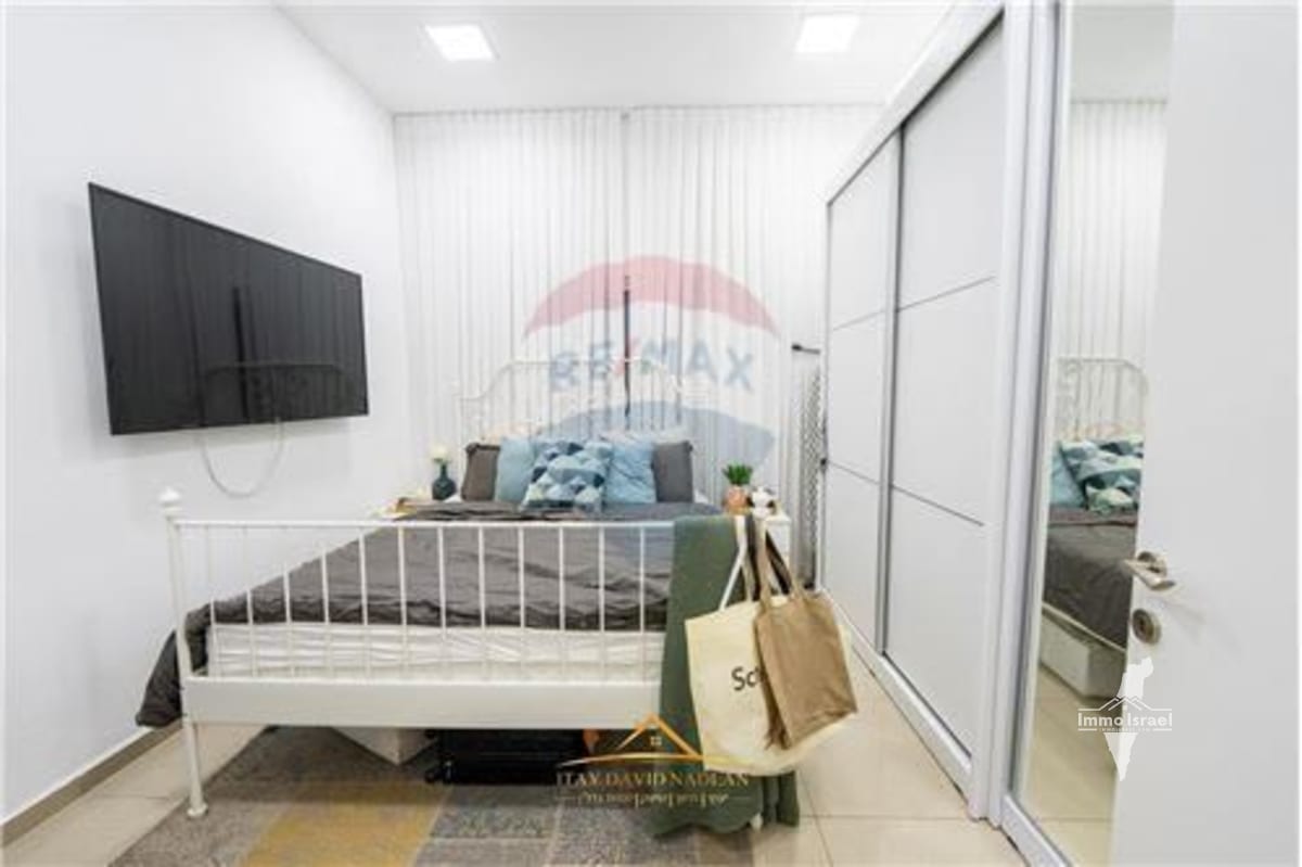 5-Room Duplex for Sale at Ma'apilei Egoz Street, Tel Aviv-Yafo