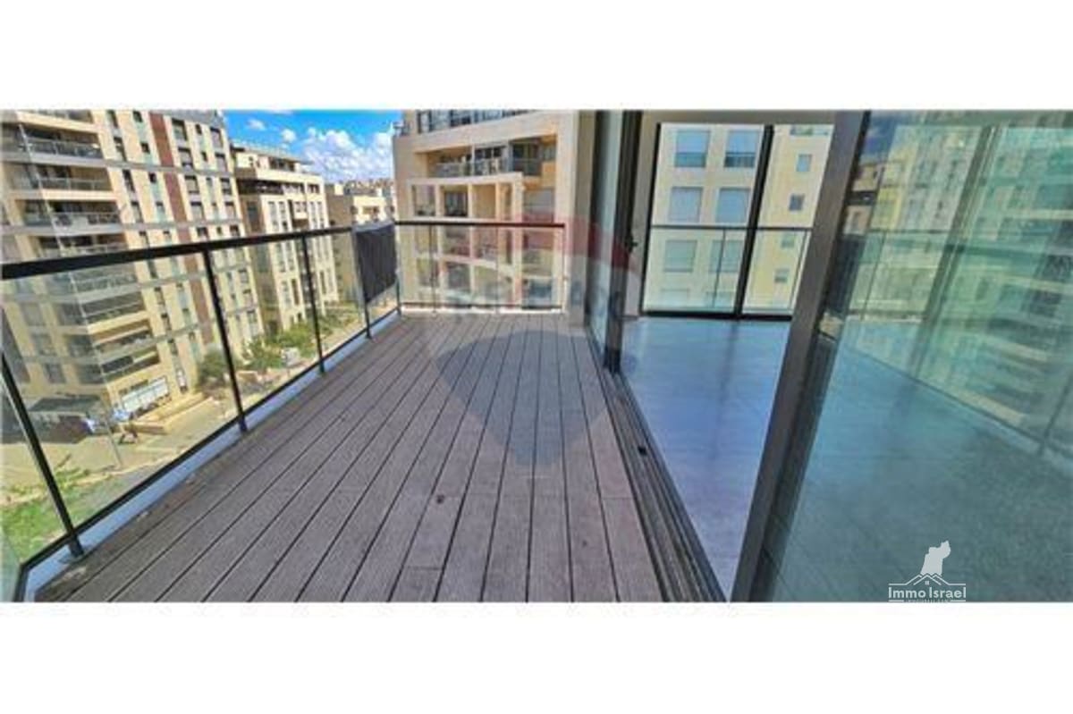 Appartement de 5 pièces à vendre sur la rue Arthur Rubinstein, Tel Aviv-Yafo