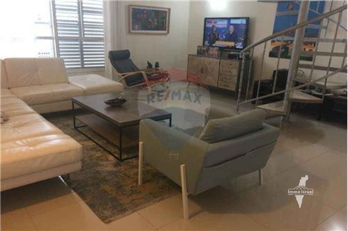 4.5-Room Penthouse Apartment for Sale on Ben Gurion Boulevard, Herzliya