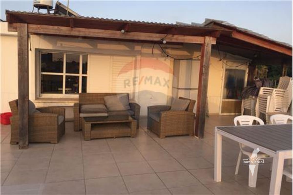 4.5-Room Penthouse Apartment for Sale on Ben Gurion Boulevard, Herzliya