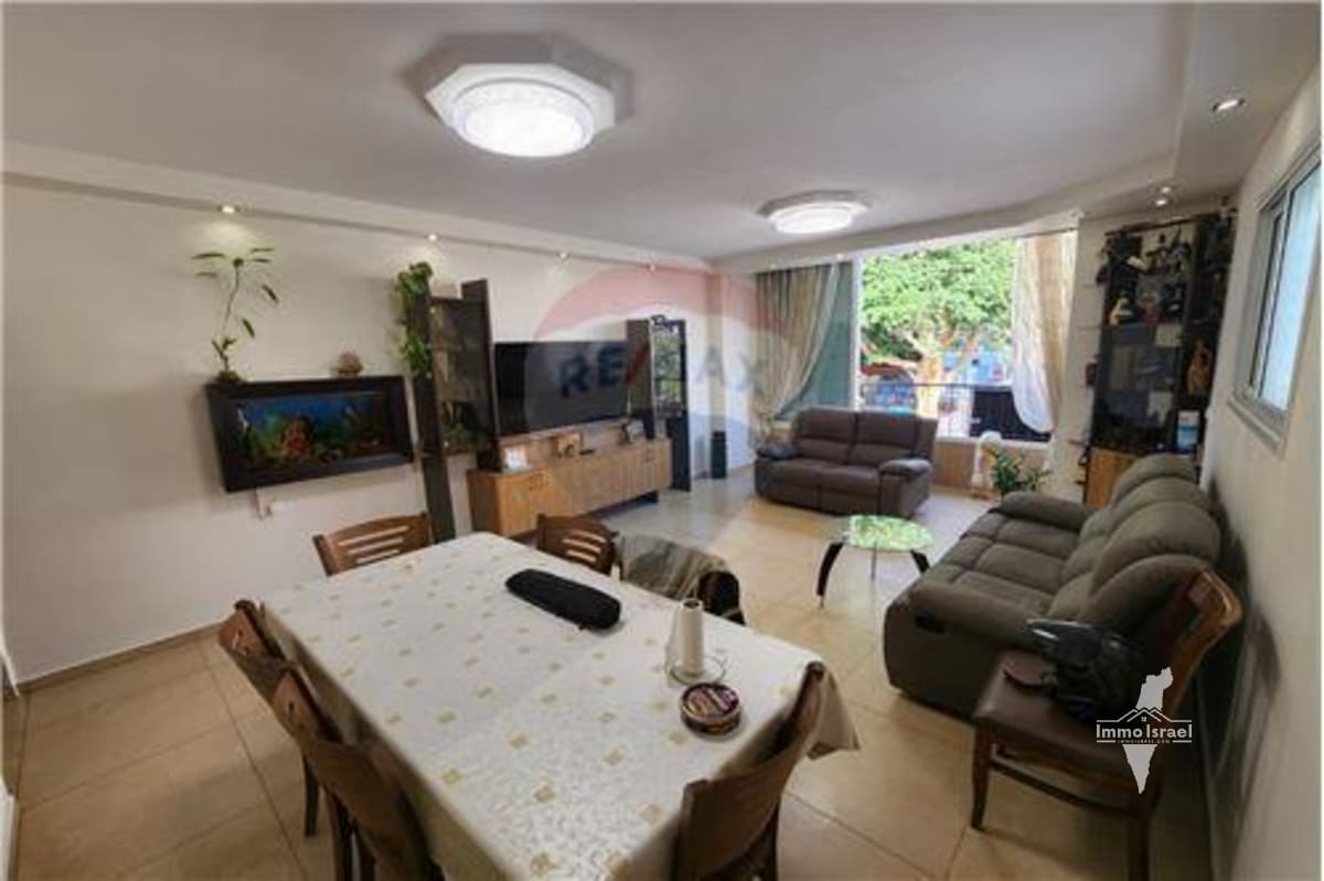 דירת גג 5 חדרים למכירה ברחוב בועז, תל אביב-יפו