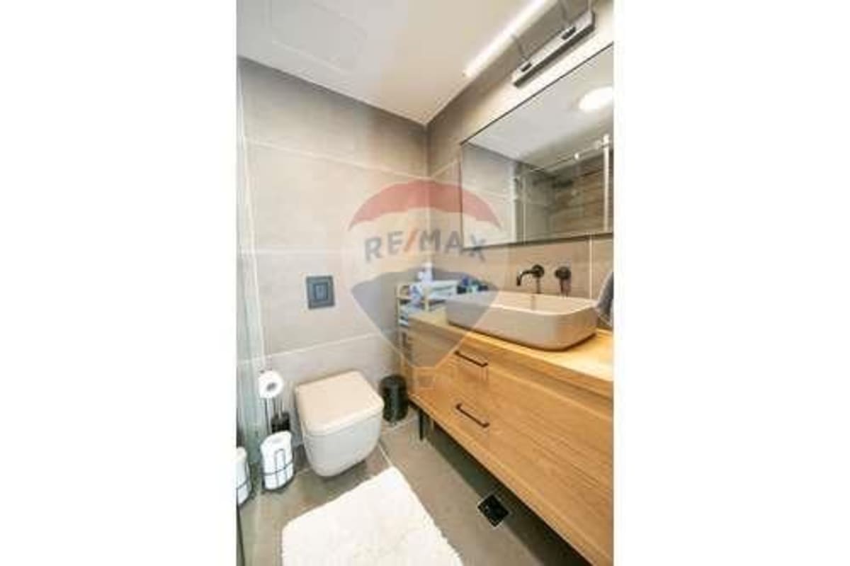 4-Room Penthouse for Sale at Ditsa Street, Tel Aviv-Yafo