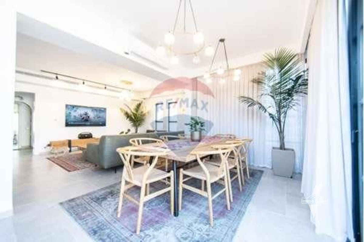 4-Room Penthouse for Sale at Ditsa Street, Tel Aviv-Yafo