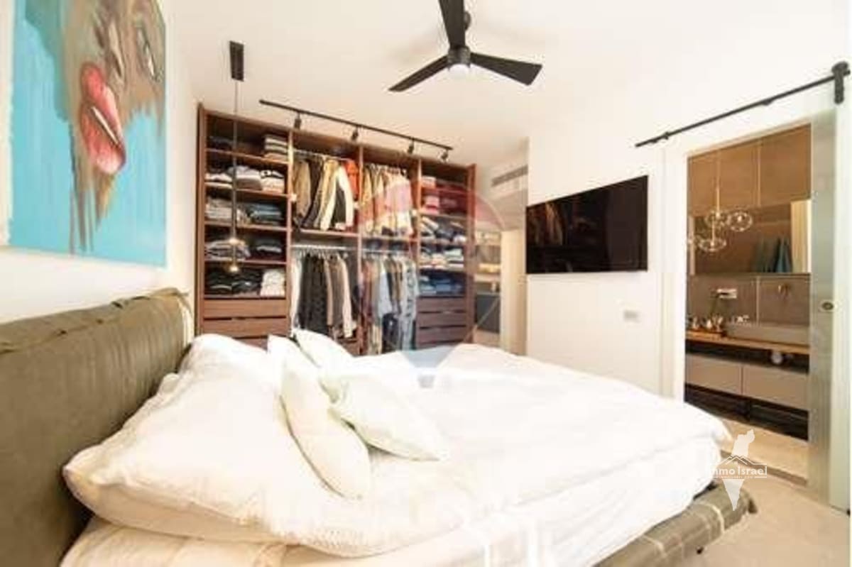 4-Room Penthouse for Sale at Ditsa Street, Tel Aviv-Yafo