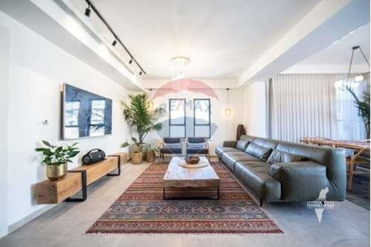 4-Room Penthouse for Sale at Ditsa Street, Tel Aviv-Yafo