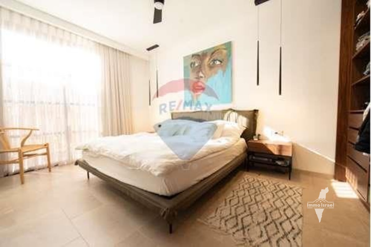 4-Room Penthouse for Sale at Ditsa Street, Tel Aviv-Yafo