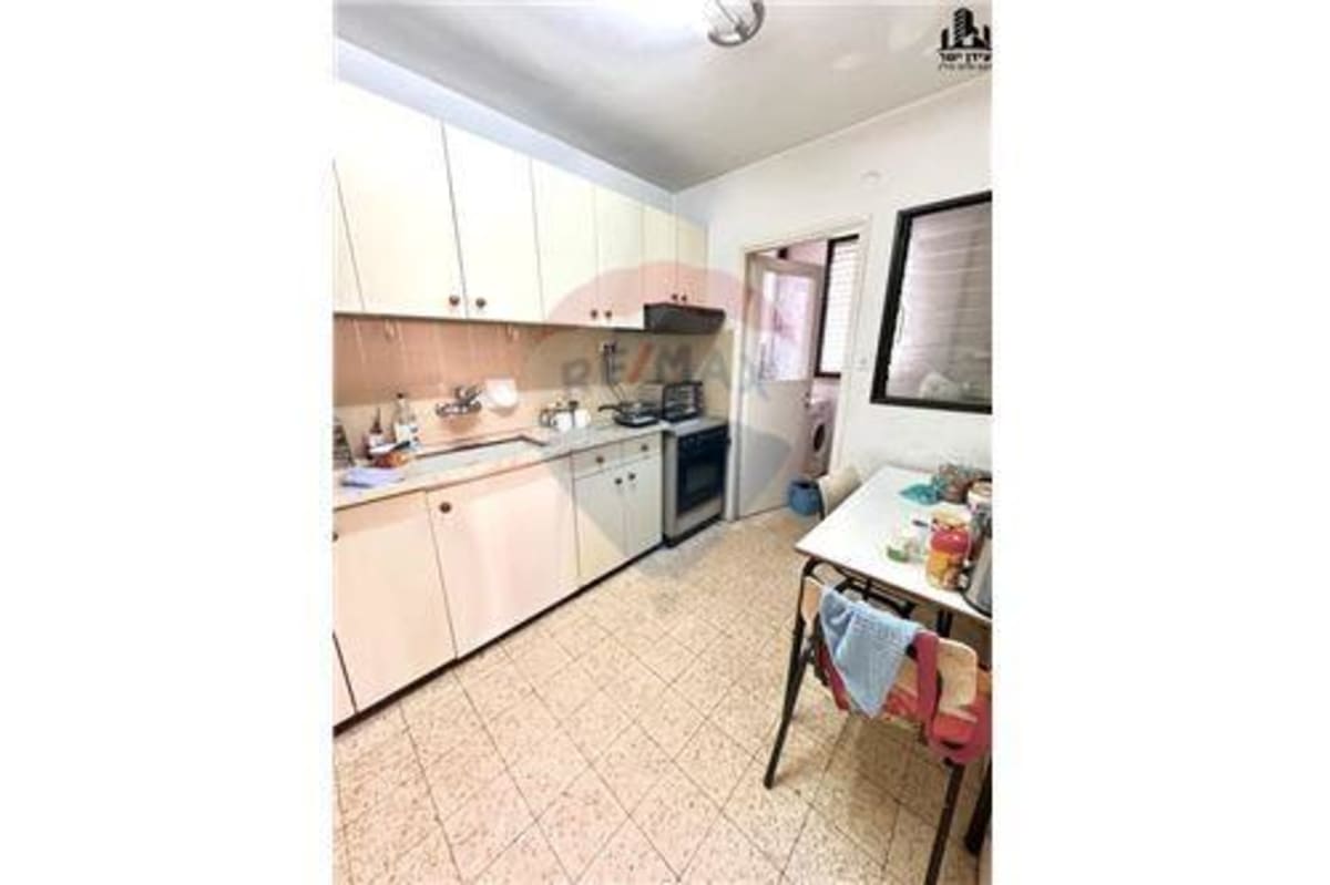 3.5-Room Apartment for Sale at Snapir Street, Tel Aviv-Yafo