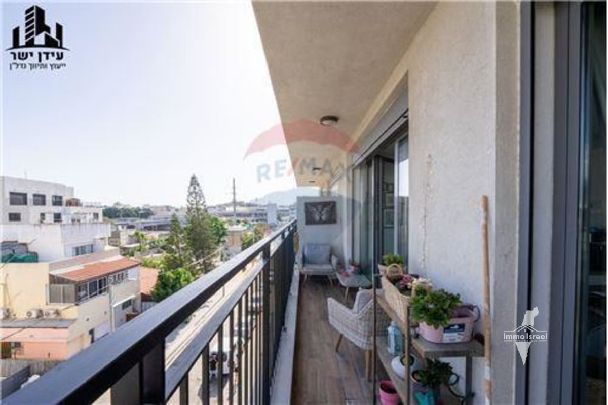 3-Room Apartment for Sale at Yetsiat Eropa Street, Tel Aviv-Yafo