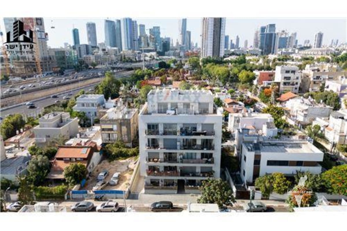 3-Room Apartment for Sale at Yetsiat Eropa Street, Tel Aviv-Yafo