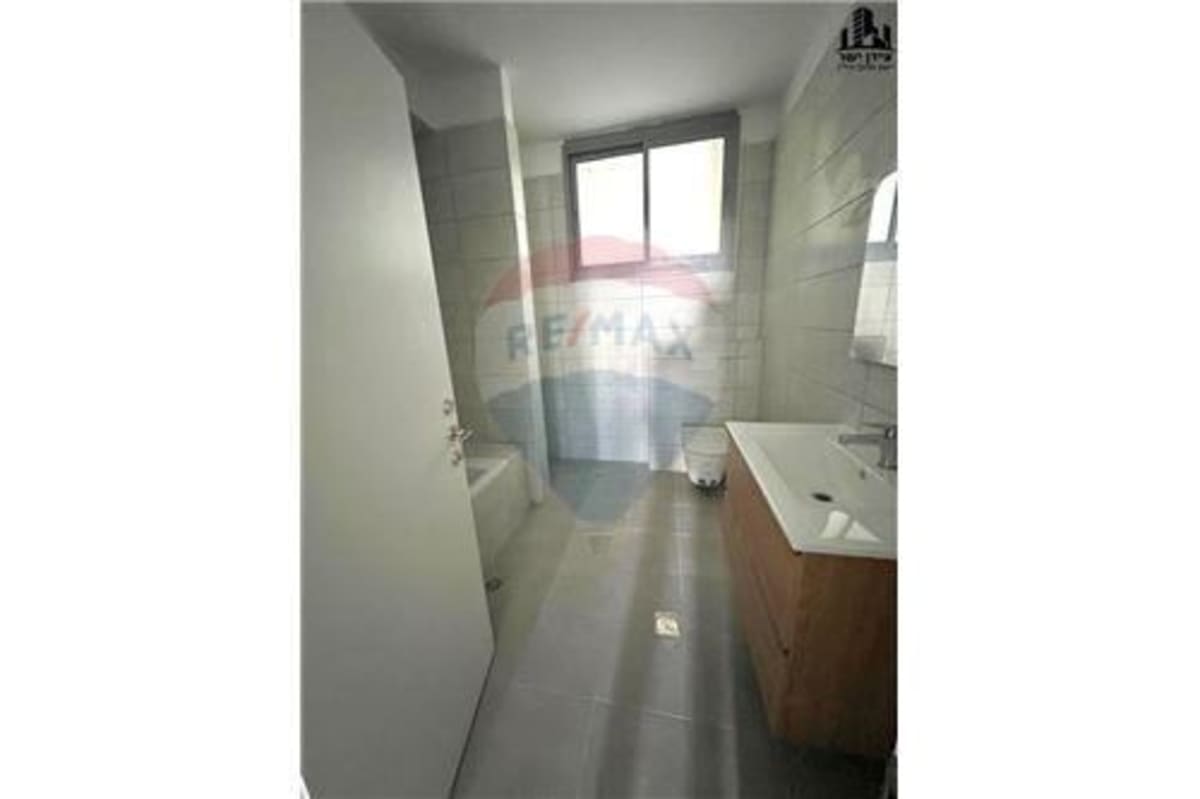 Appartement de 5 pièces à vendre sur la rue Negba, Tel Aviv-Yafo