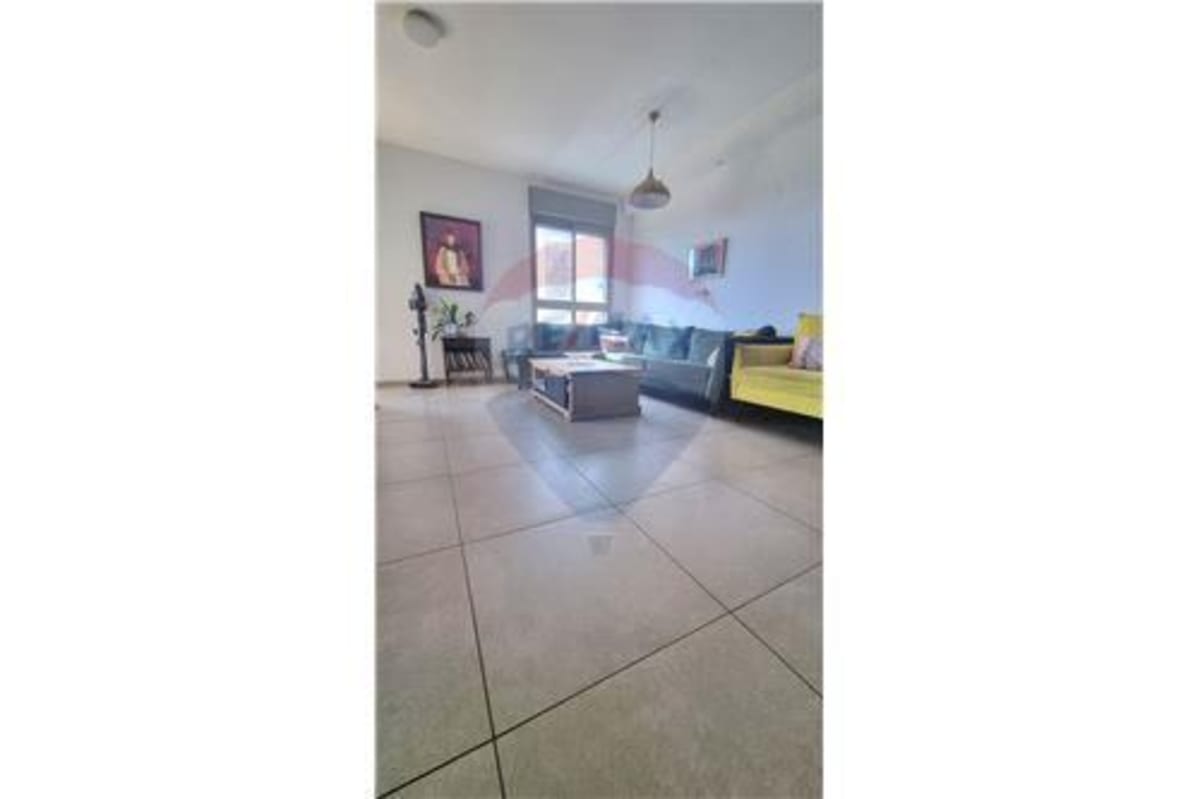 4-Room Apartment for Sale at Shtulim Street, Tel Aviv-Yafo