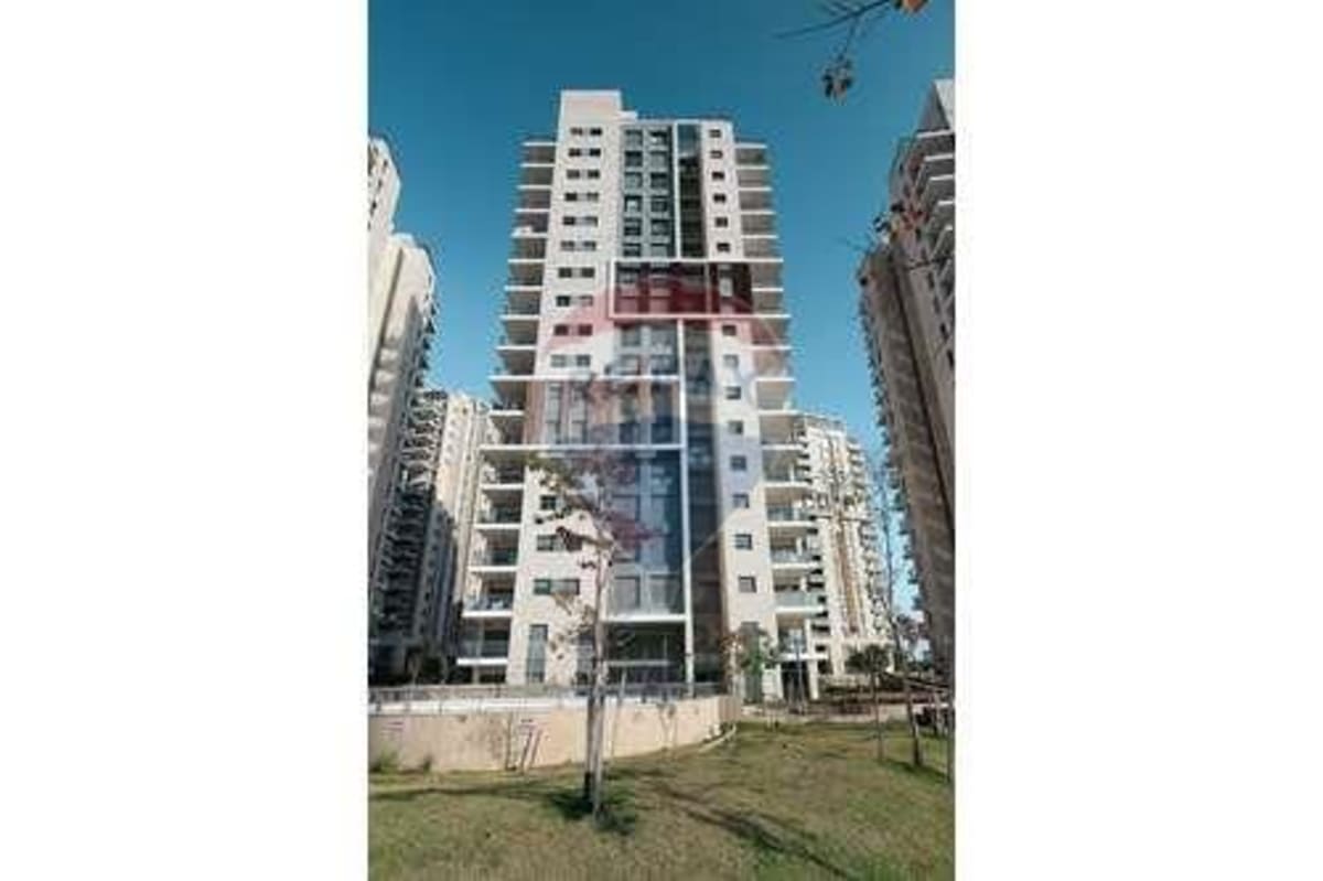 Appartement de 3 pièces à vendre sur la rue Shtulim, Tel Aviv-Yafo