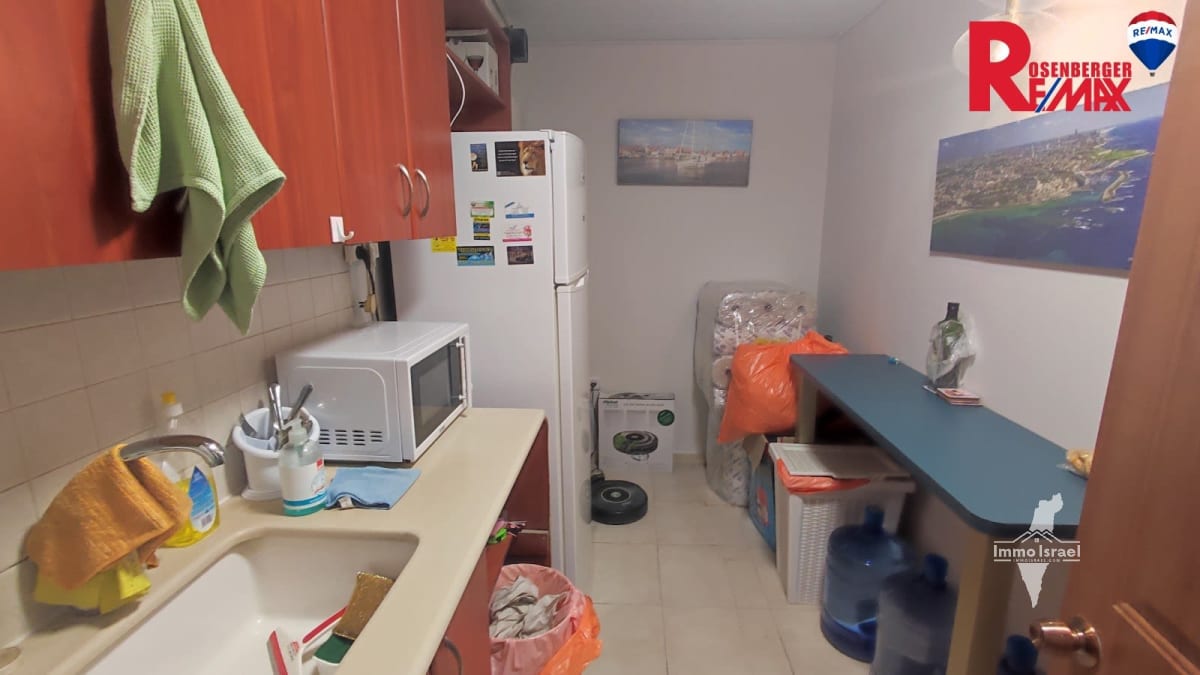 Bureau à vendre dans la tour HaYovel sur la rue Ein ha-Kore, Rishon LeTsiyon