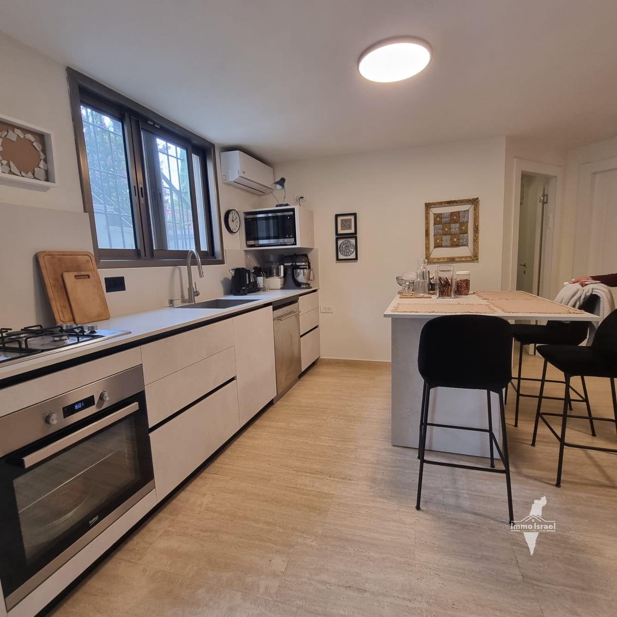 Villa de 8-5 pièces à vendre dans le quartier 7, Césarée