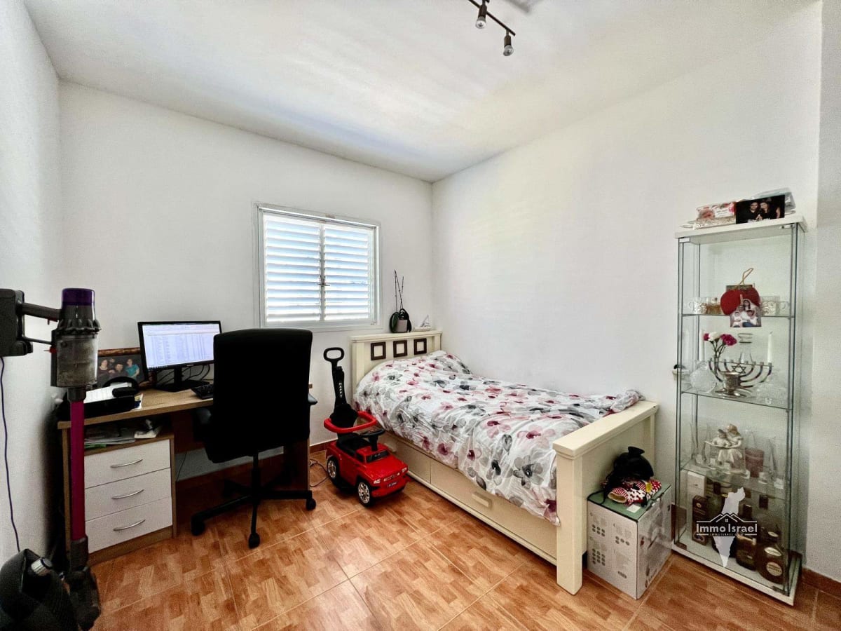 4-Room Apartment for Sale on Eliyahu Golomb Street, Netanya