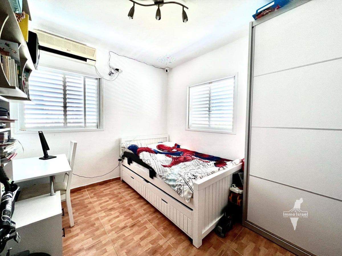 4-Room Apartment for Sale on Eliyahu Golomb Street, Netanya