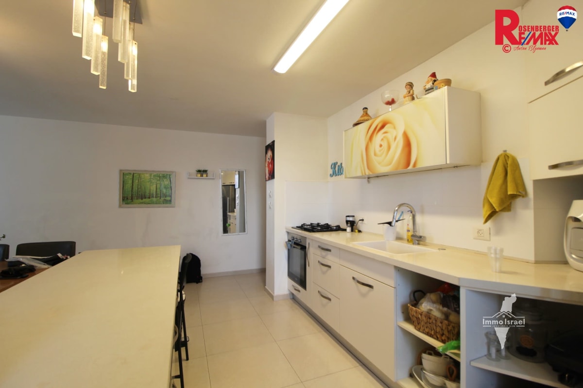 3.5-Room Apartment for Sale on Khelets Street, Holon