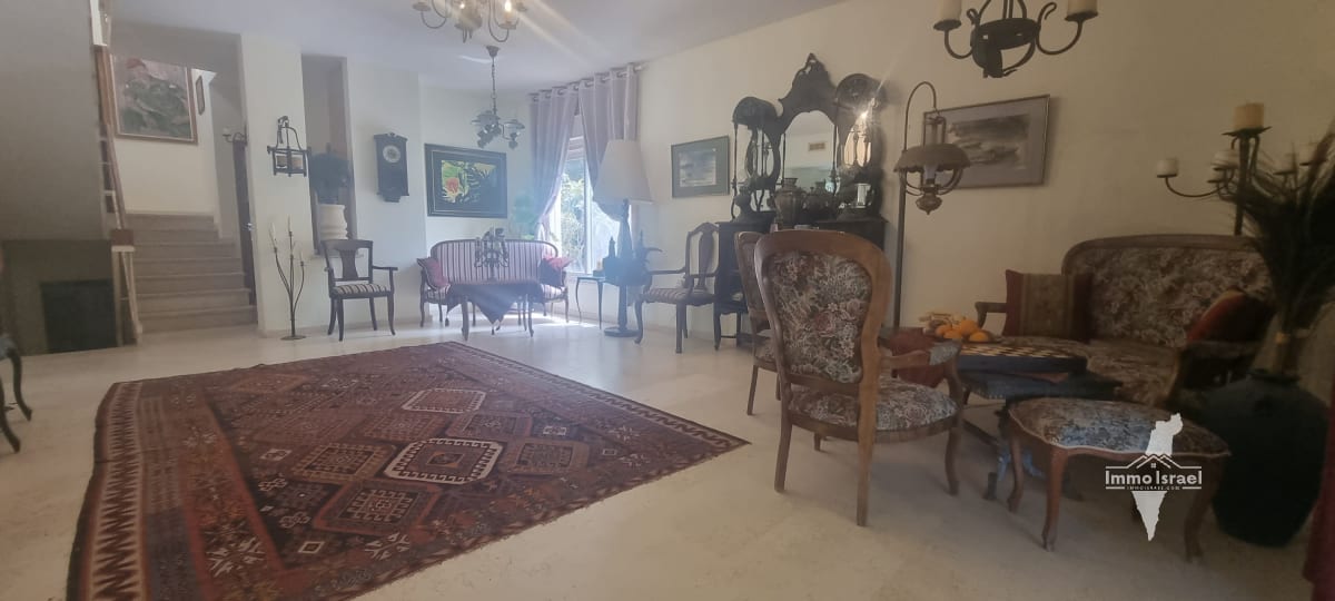 7-Room Villa for Sale in Neighborhood 10, Caesarea