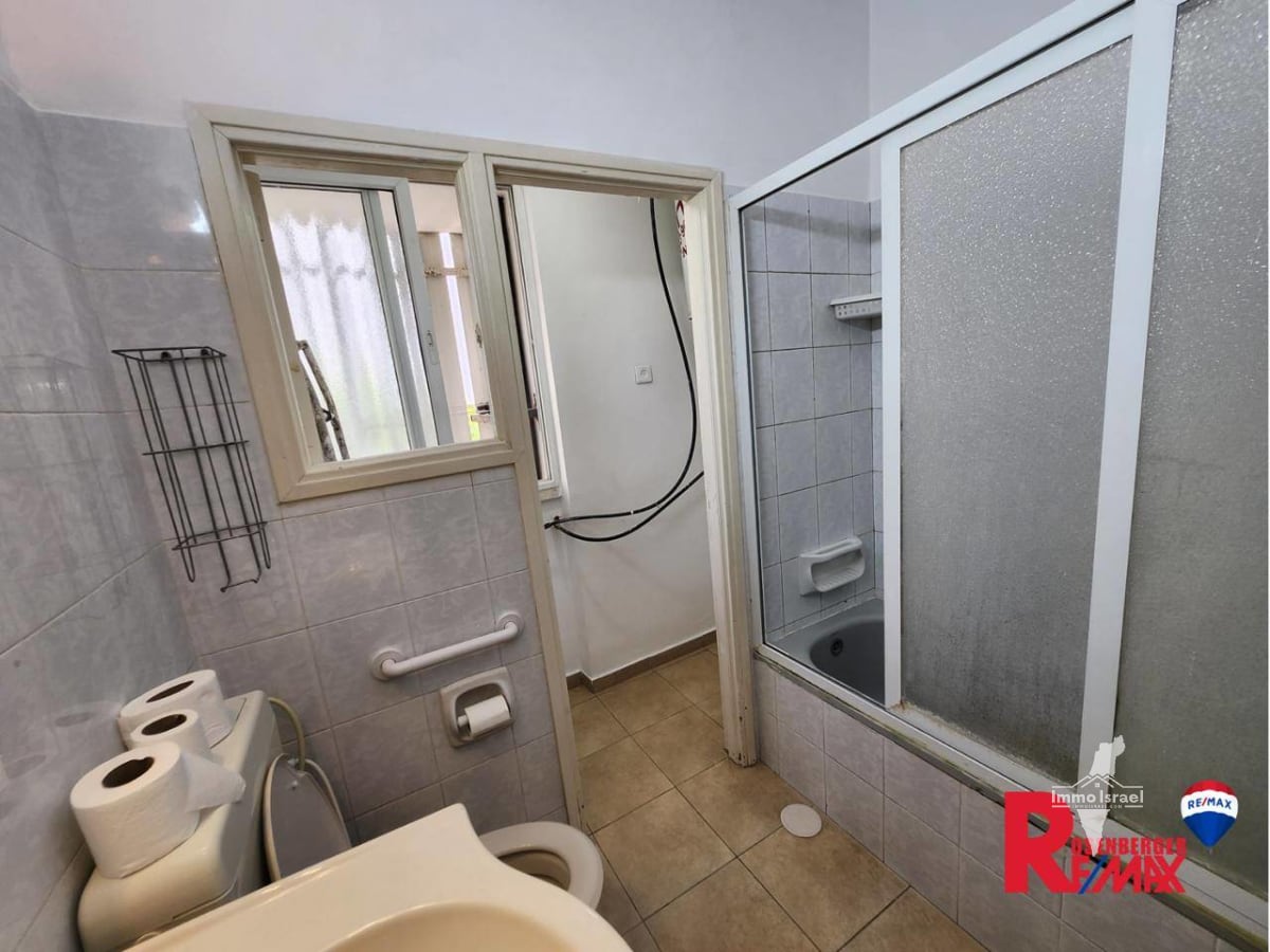 3.5-Room Apartment for Sale on Rabi Yosef Karo Street, Rishon LeTsiyon