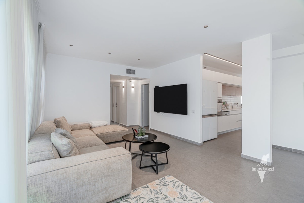 Penthouse de 4 pièces à vendre sur la rue Yiftakh, Tel Aviv-Yafo