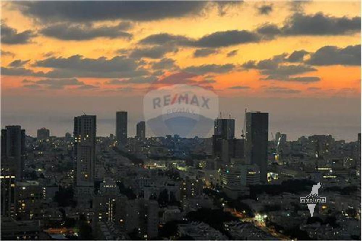 4-Room Apartment for Sale on Derech Menachem Begin, Tel Aviv-Yafo