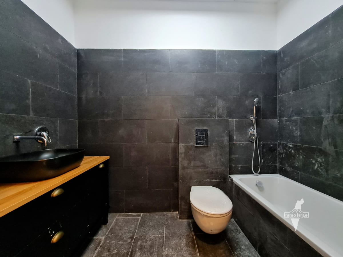 Luxury 4-Room Duplex for Sale on Ha-Ogen Street, Tel Aviv-Yafo