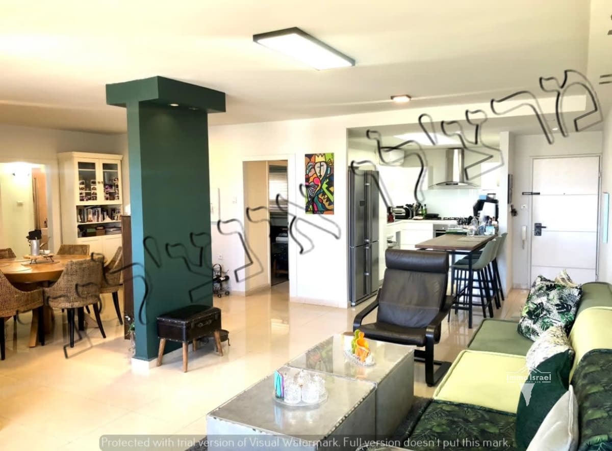 4-Room Apartment for Sale on Ma'alot Street, Holon