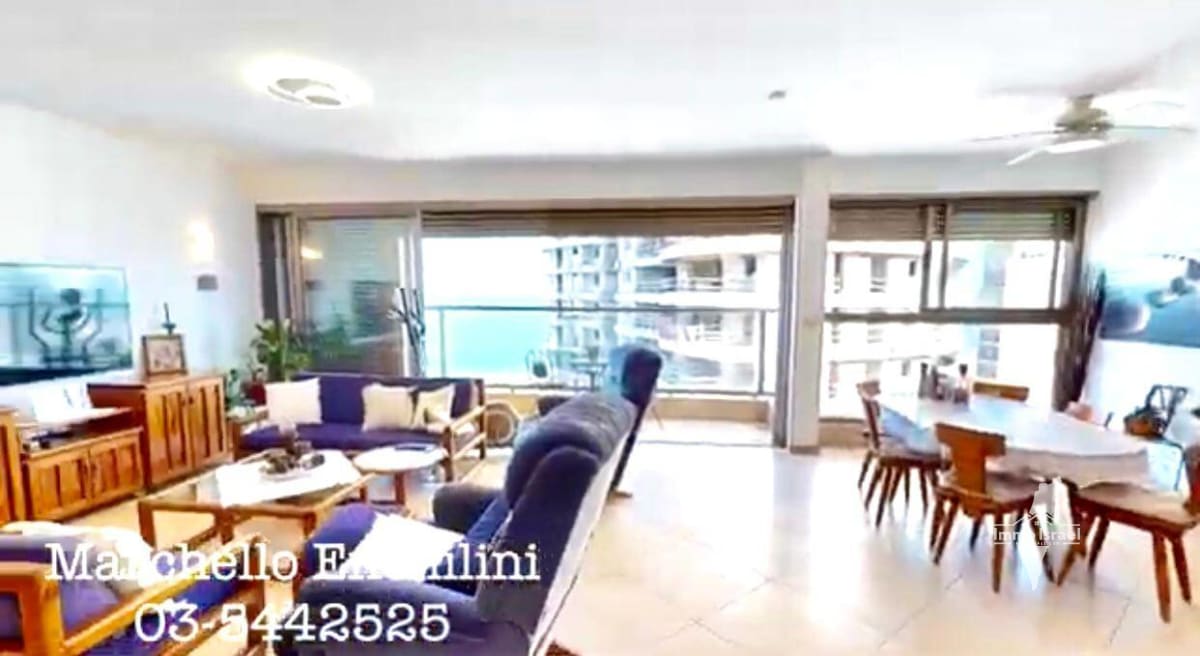 Penthouse de 8 pièces à vendre sur la rue Gad Machnes, Netanya