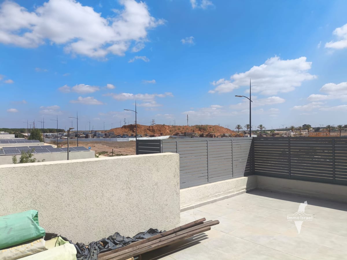 6-Room Duplex for Sale on Arik Einstein Street, Netivot