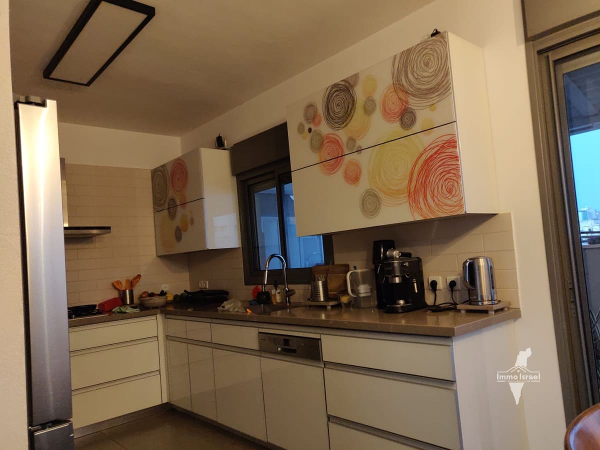 5-Room Duplex Penthouse on Anne Frank Street, Petah Tikva