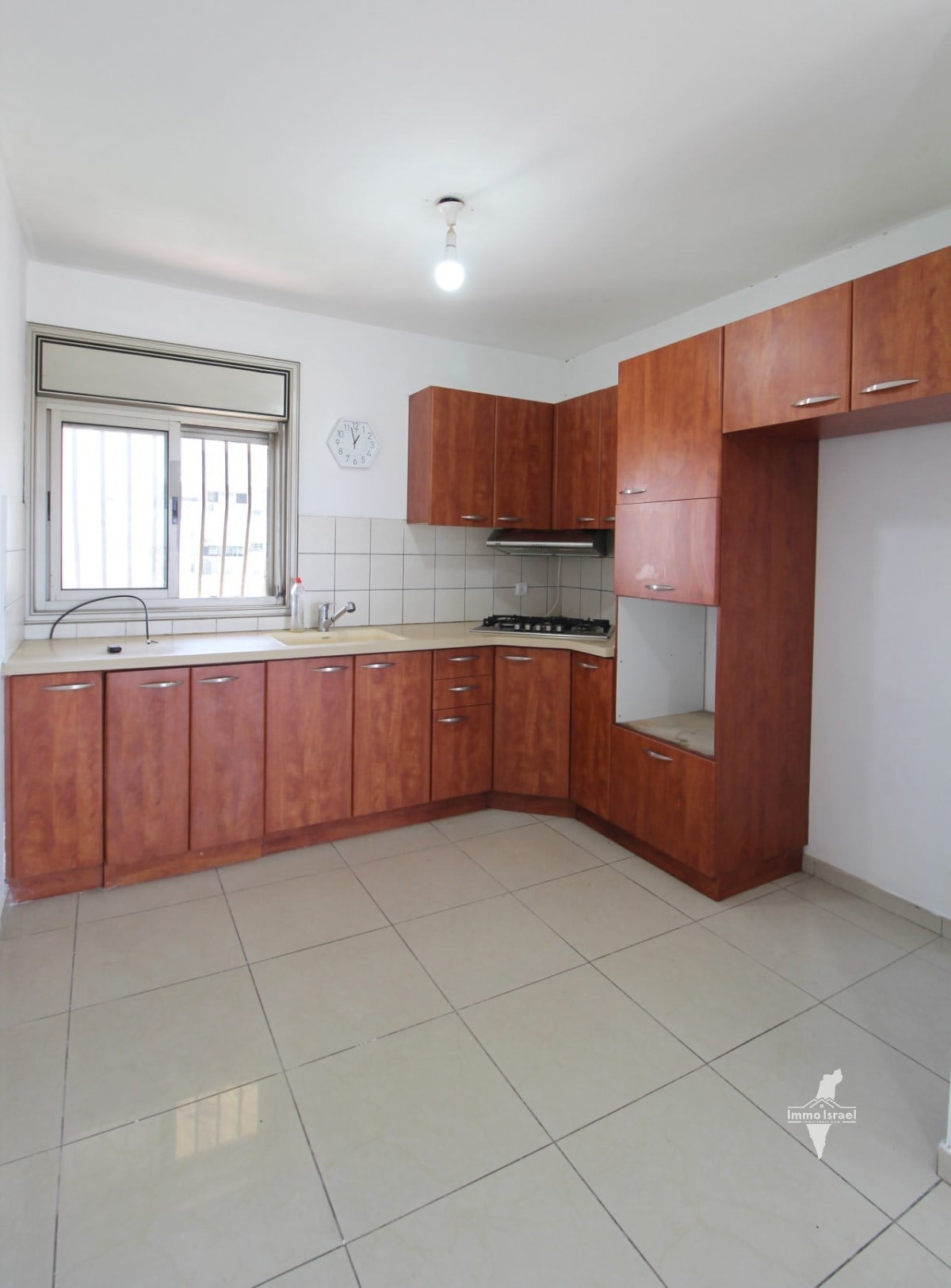 5.5-Room Apartment for Rent on Uzi Narkis Street, Holon