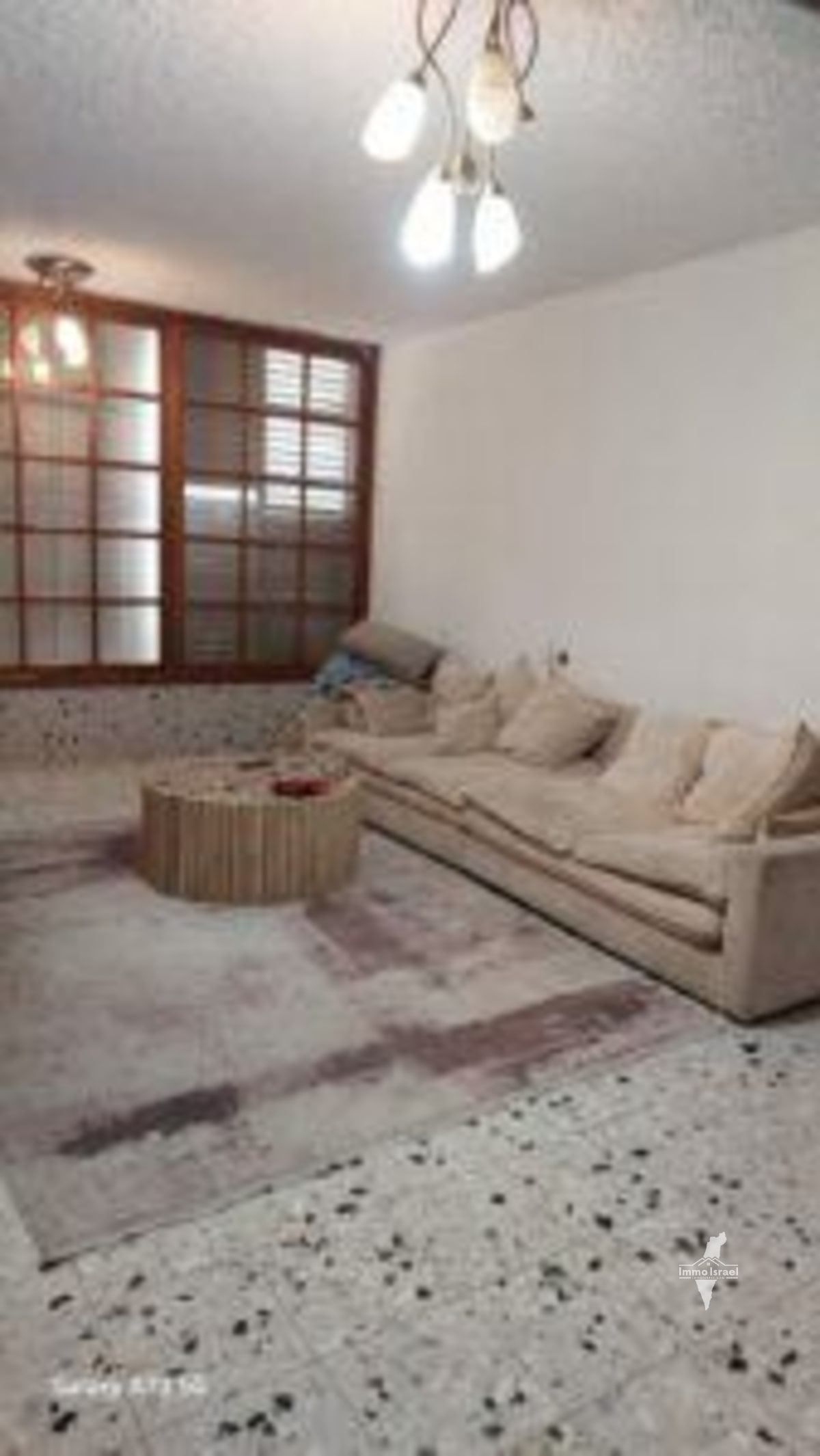 5-Room Rooftop Apartment for Rent on Bar Ilan Street, Holon