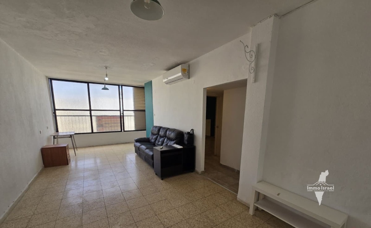 3-Room Apartment for Rent on Shalom Aleichem Street, Bat Yam