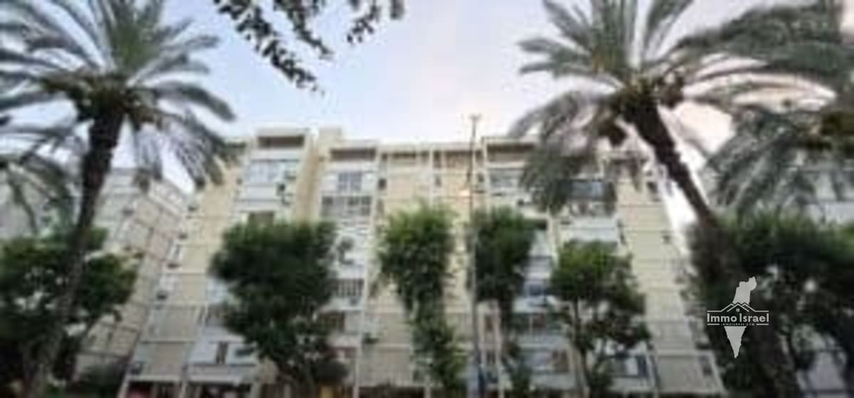 4.5-Room Apartment for Rent on Rehov Tagore, Tel Aviv-Yafo