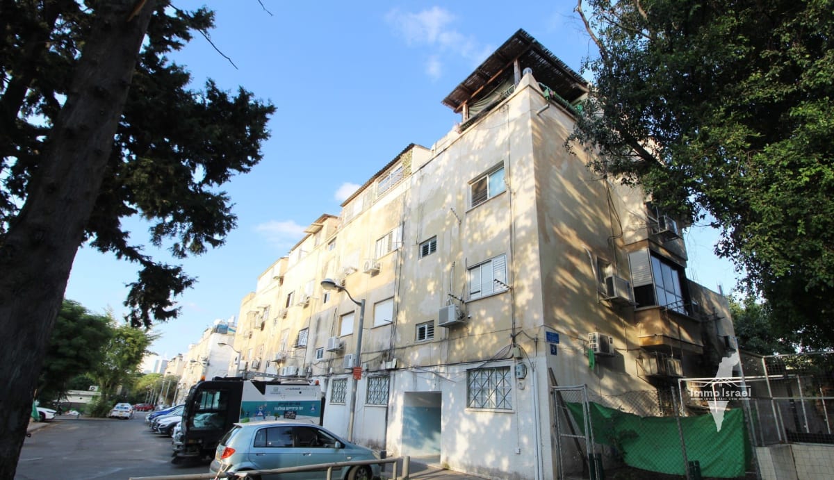 2-Room Apartment for Sale on Sderot HaHayil, Tel Aviv-Yafo