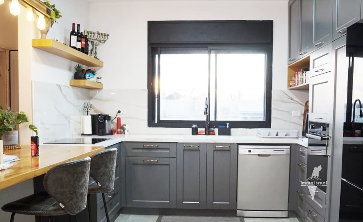 6-Room Duplex for Sale on Shmuel Cohen Johananoff, Tel Aviv