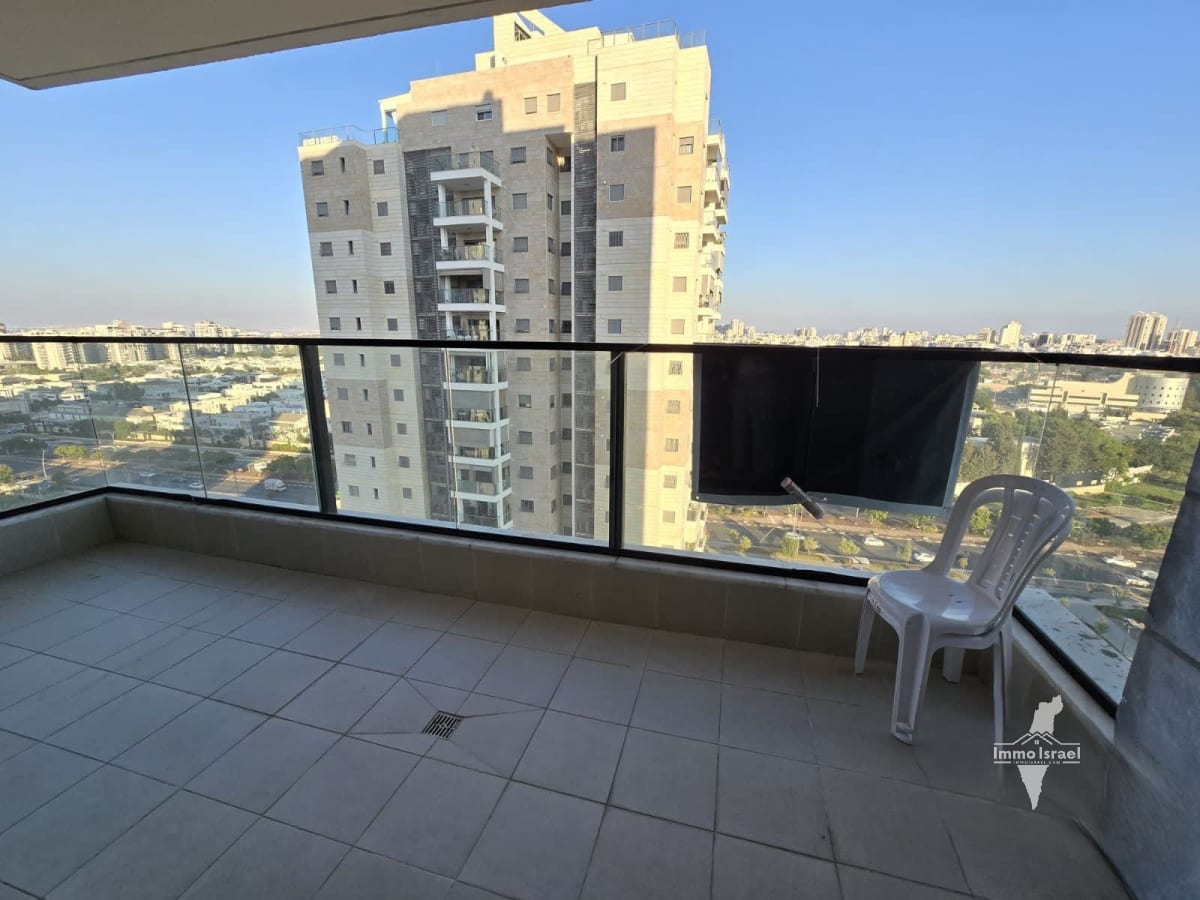 3-Room Apartment for Sale on Shulamit Aloni, Rishon LeTsiyon