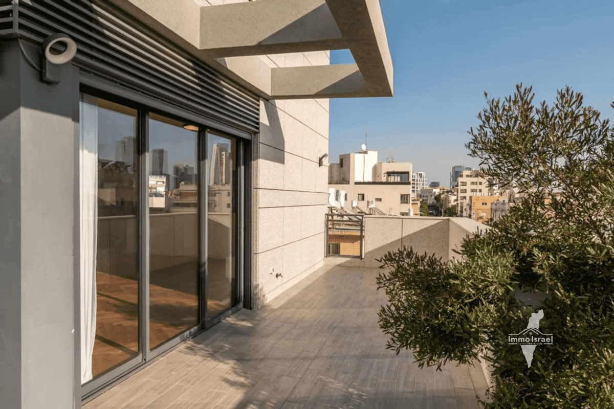 5-Room Penthouse for Sale on Ge'ula, Kerem Hateimanim, Tel Aviv-Yafo