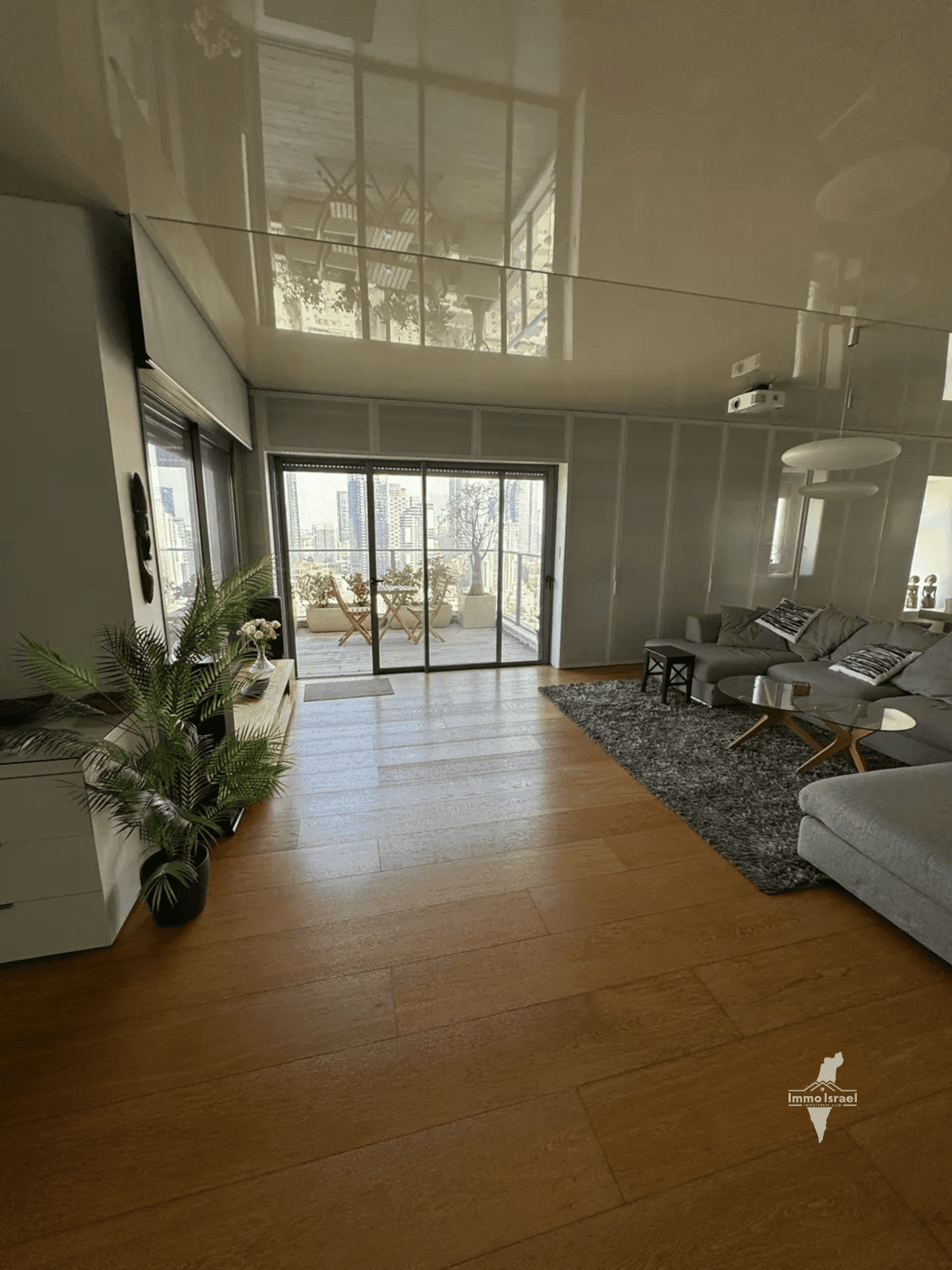 3-Room Apartment for Sale on Ein Zeitim, Nahalat Yitzhak, Tel Aviv-Yafo