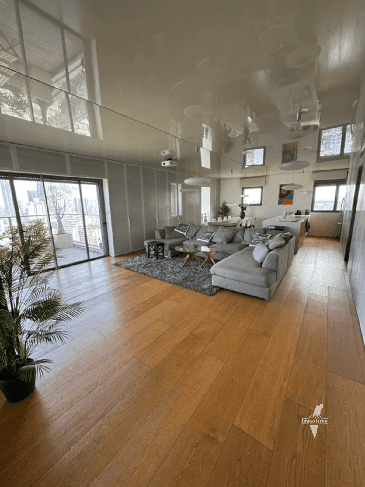 3-Room Apartment for Sale on Ein Zeitim, Nahalat Yitzhak, Tel Aviv-Yafo