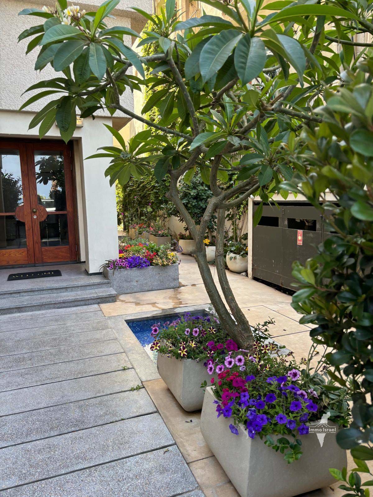 3-Room Apartment for Sale on HaYarkon Street, Tel Aviv