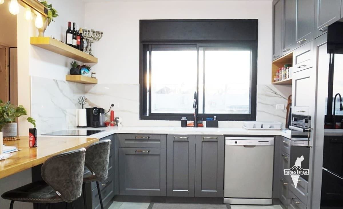 Single Story 3-Room Cottage for Sale on Ayanot Street, Tel-Aviv Yafo