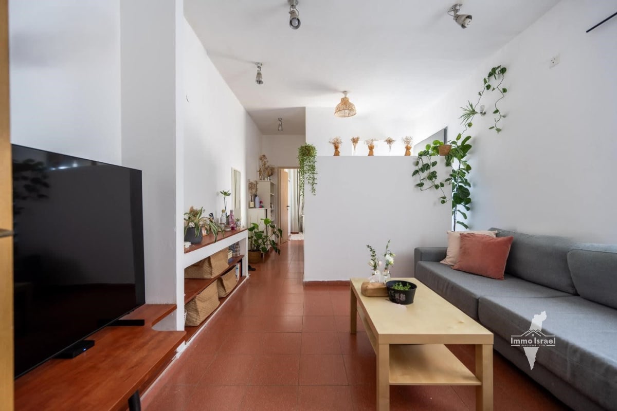 4-Room Apartment for Sale on Bar Kochva Street, Tel Aviv-Yafo