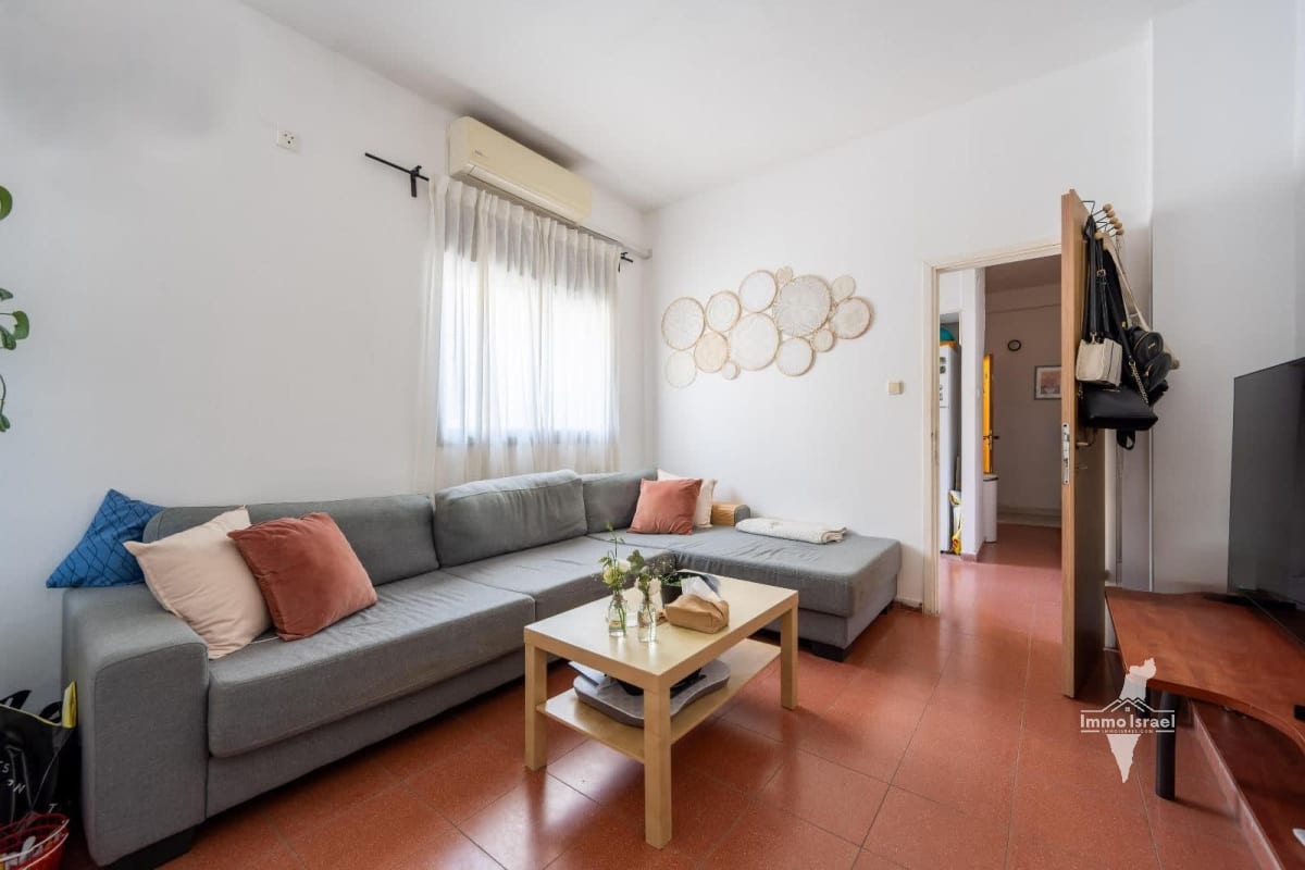 4-Room Apartment for Sale on Bar Kochva Street, Tel Aviv-Yafo