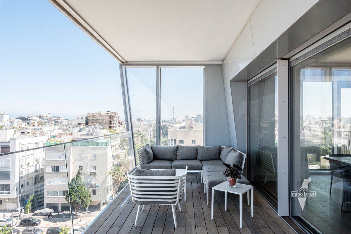 4.5-Room Apartment for Sale on Arlozorov Street, Tel Aviv-Yafo
