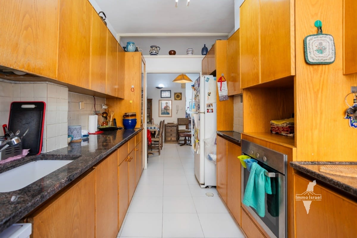 3-Room Apartment for Sale on Mapu Street, Tel Aviv